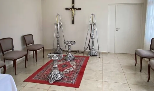 Interior de una sala velatoria de Las Acacias